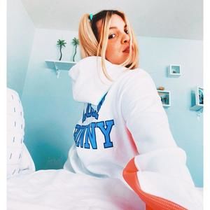 Meet your Posher, Zuleyka